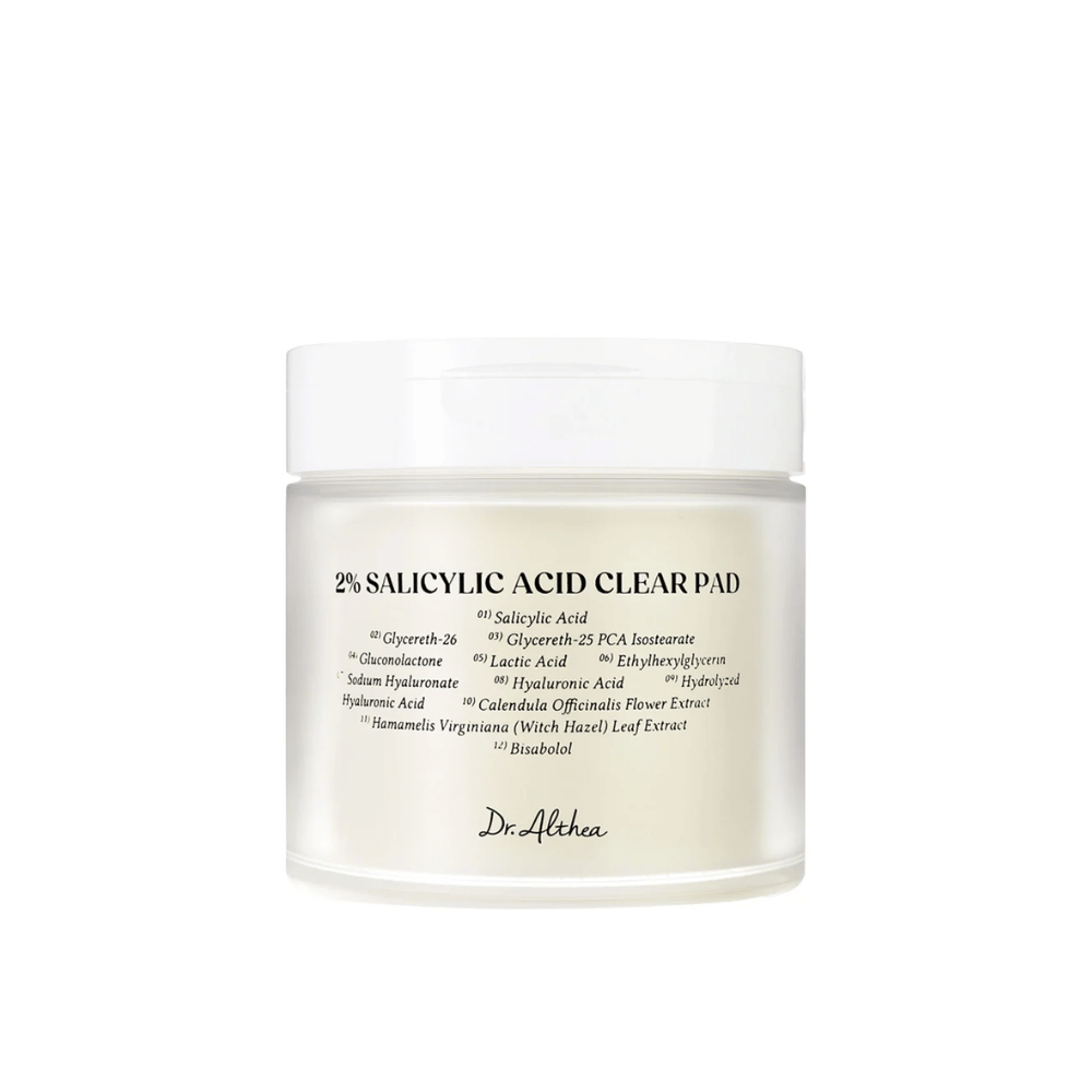 Produktbilde av Dr. Althea 2% Salicylic Acid Clear Pad på hvit bakgrunn. Eksfolierende pads for akneutsatt og fet hud med salisylsyre og beroligende ingredienser.