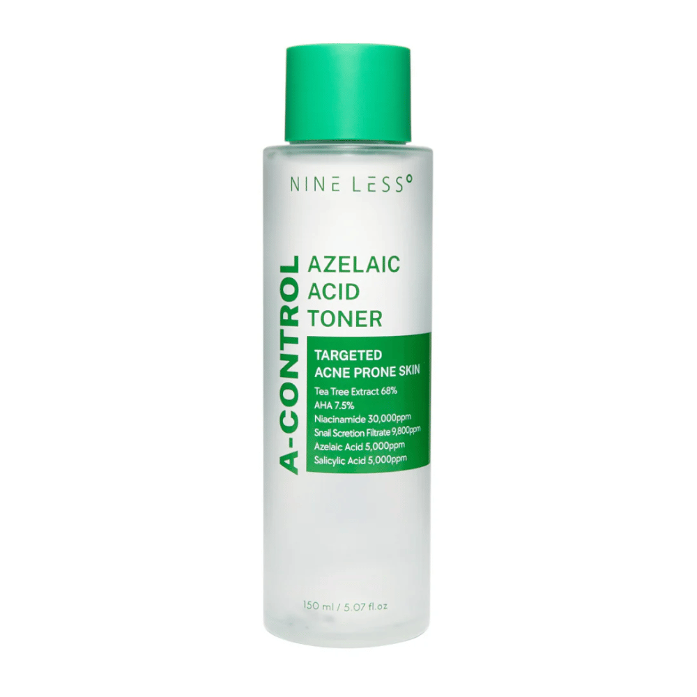 Produktbilde av Nine Less A-Control Azelaic Acid Toner 150 ml i gjennomsiktig flaske med grønn etikett og grønn kork.