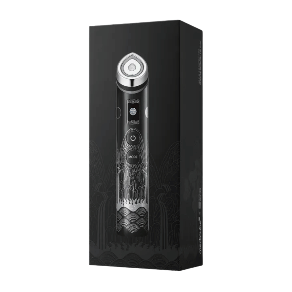 Medicube AGE-R Booster Pro APEC Edition ansiktsapparat som stimulerer huden, øker opptaket av serum og gir fastere, mer strålende hud.