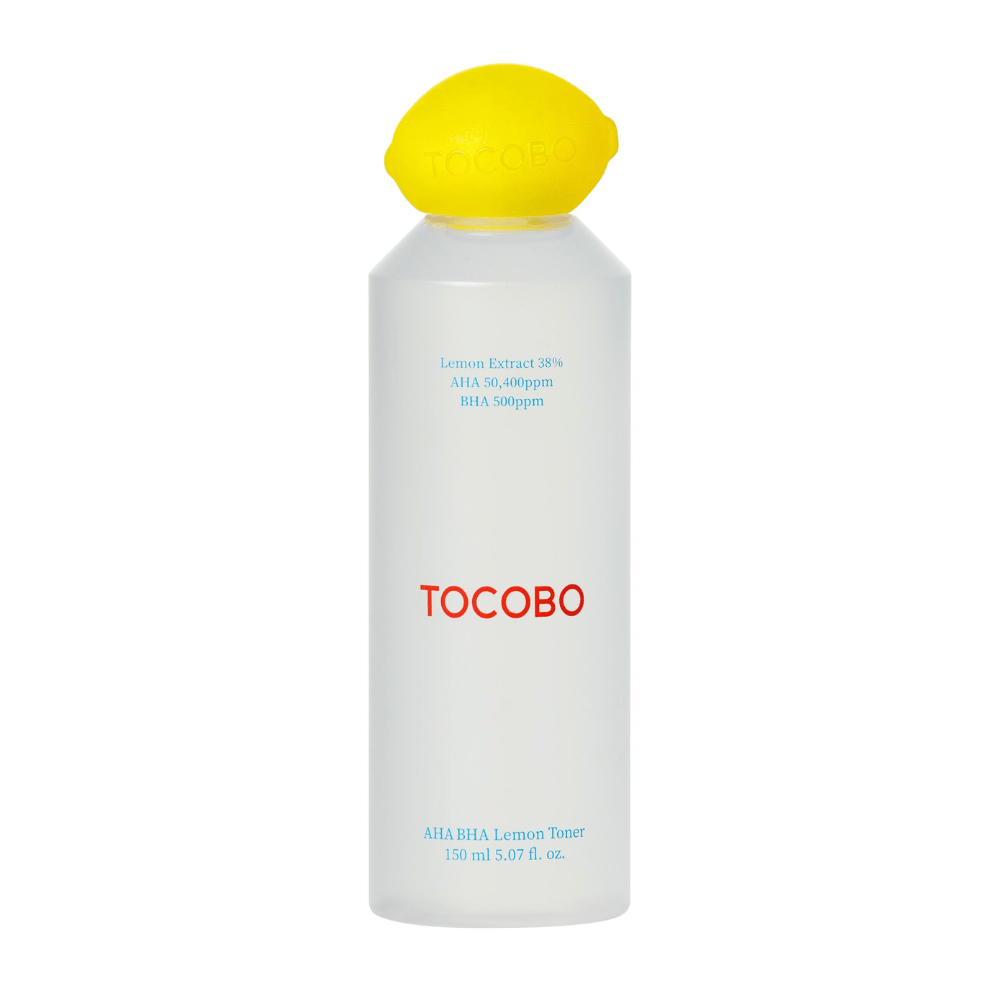 TOCOBO AHA BHA Lemon Toner i gjennomsiktig flaske med gult sitronformet lokk og rød logo. Tekst på flasken angir 38 % sitronekstrakt, AHA 50 400 ppm og BHA 500 ppm.