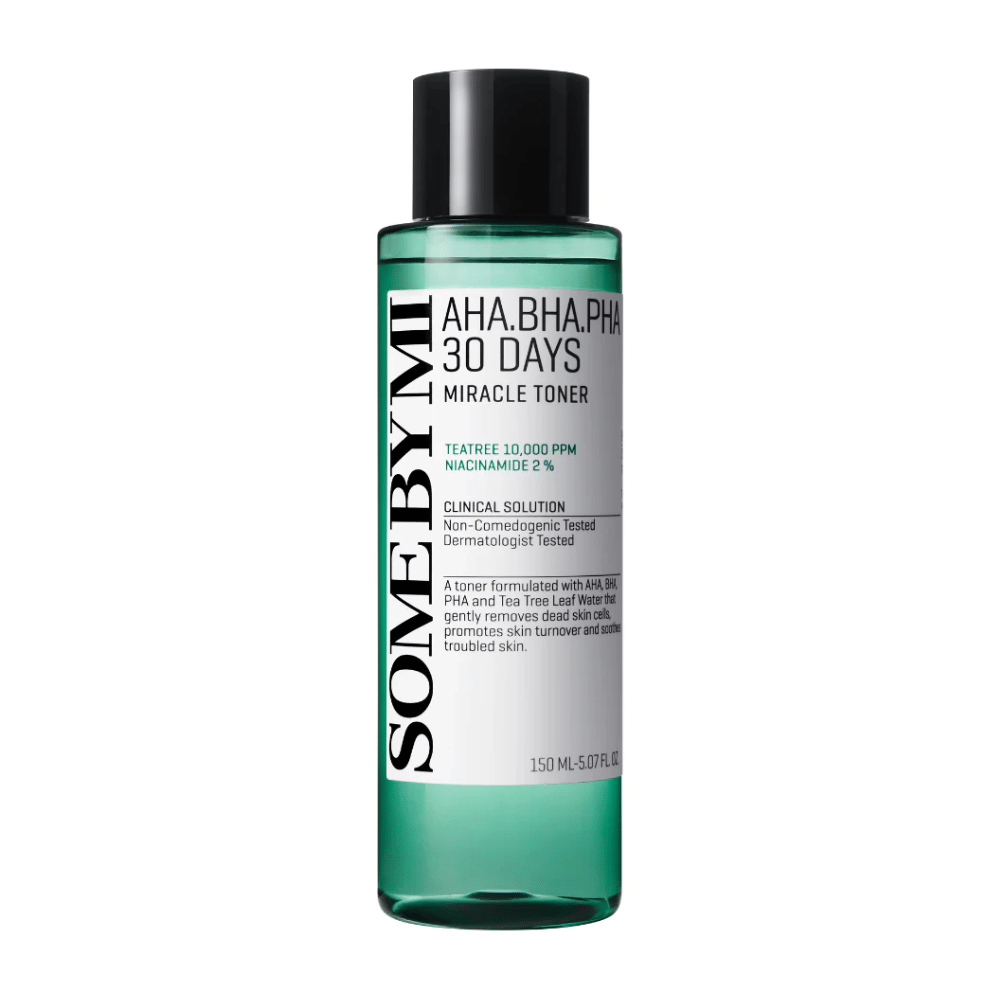En grønn flaske av "SOME BY MI AHA, BHA, PHA 30 Days Miracle Toner" med 150 ml innhold. Produktet, som inneholder tetre-ekstrakt og niacinamid, er utviklet for å forsiktig fjerne døde hudceller, fremme hudens fornyelse og berolige problemhud.