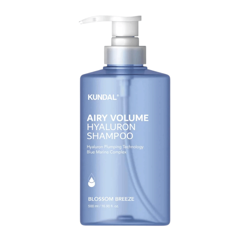 KUNDAL Airy Volume Hyaluron Shampoo Blossom Breeze i blå pumpeflaske, volumgivende sjampo med hyaluron og Blue Marine Complex.