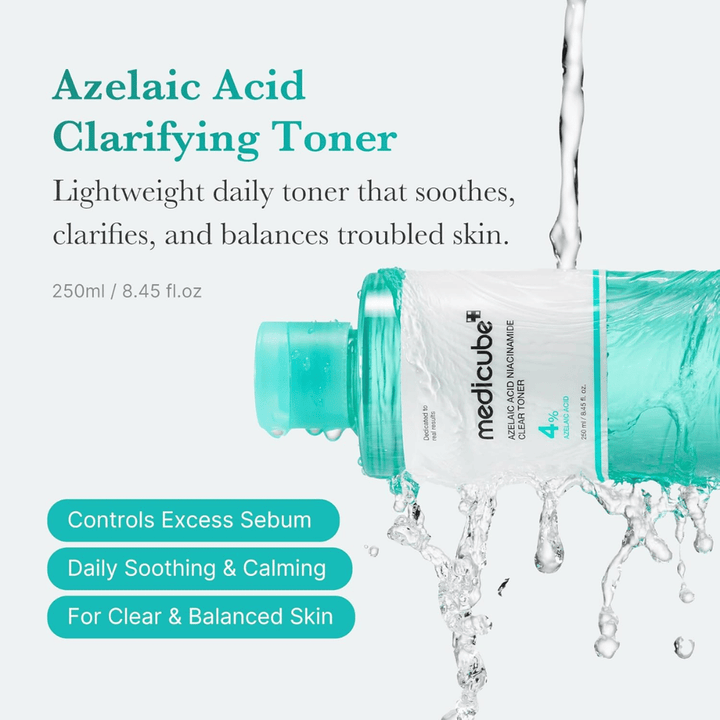 Medicube Azelaic Acid Niacinamide Clear Toner 4 % med rennende vann som viser en beroligende toner for å balansere talgproduksjonen, redusere urenheter og gi klarere hud.