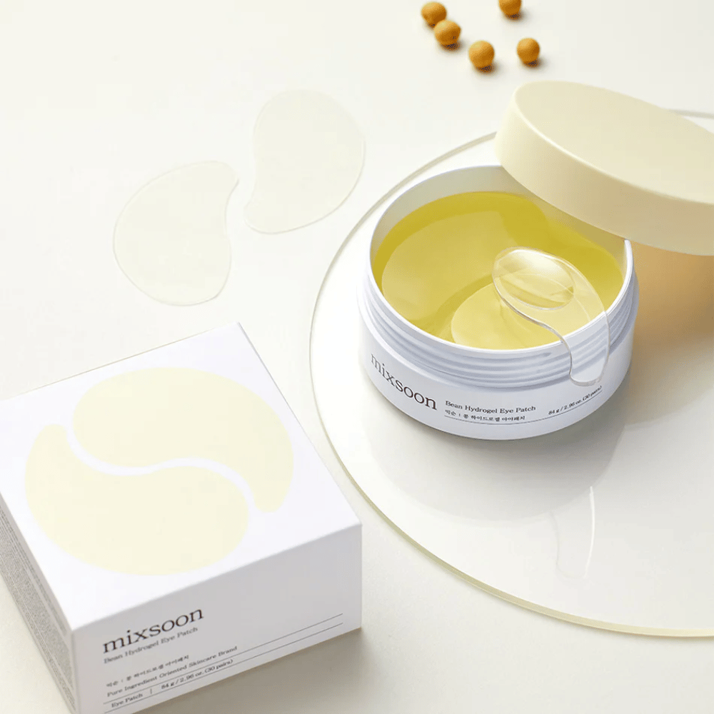 Mixsoon Bean Hydrogel Eye Patch – Intensivt fuktighetsgivende øyemasker for et mer våkent blikk.

🌱 Fermentert bønneekstrakt – Dypt nærende og fuktighetsgivende.
💧 Hydrogel-teknologi – Avkjølende og perfekt passform.
✨ Lysner opp & reduserer hevelse – Motvirker mørke ringer og tretthetstegn.

Perfekt for en frisk og uthvilt hud!
