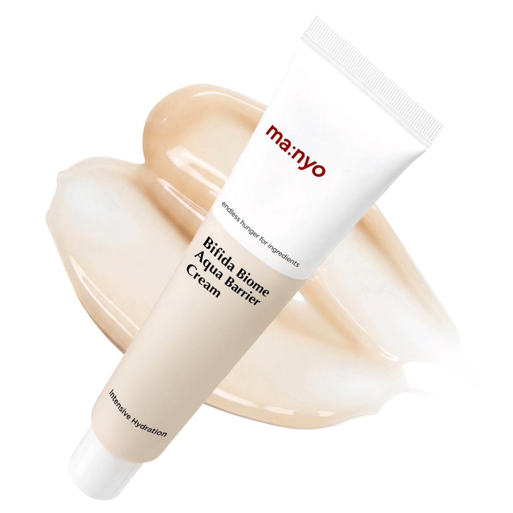 4. Ma:nyo Bifida Biome Aqua Barrier Cream – fuktighetsgivende ansiktskrem i hvit tube med beige kremet tekstur i bakgrunnen