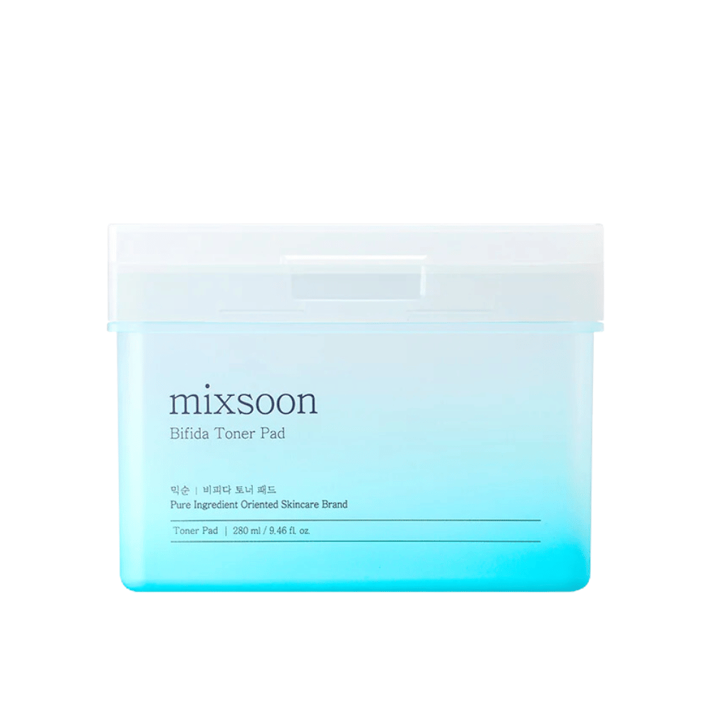 En gjennomsiktig beholder med en blå og hvit gradient som inneholder Bifida toner pads. Beholderen er merket med "mixsoon Bifida Toner Pad" og rommer 280 ml (9,46 fl. oz.) toner pads, designet for hudpleie og fuktighetsgivende effekt.