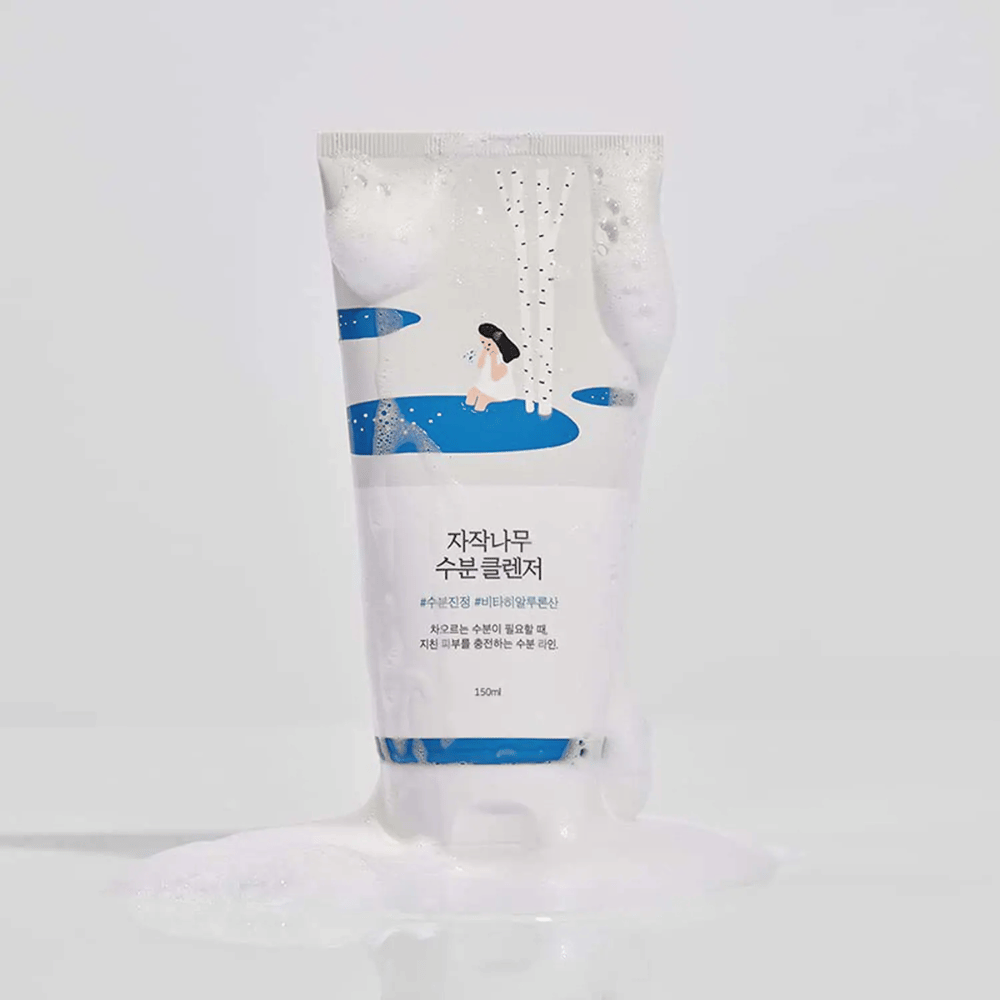 ROUND LAB Birch Juice Moisturizing Cleanser 150 ml i tube med kremet skum, mild ansiktsrens med bjørkesevje som renser skånsomt, fukter huden og passer også sensitiv hud.