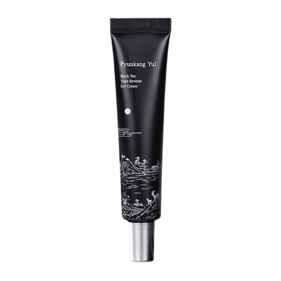 Pyunkang Yul Black Tea Time Reverse Eye Cream 25 ml i svart tube med fermentert svart te, peptider og fuktighetsgivende ingredienser for området rundt øynene.