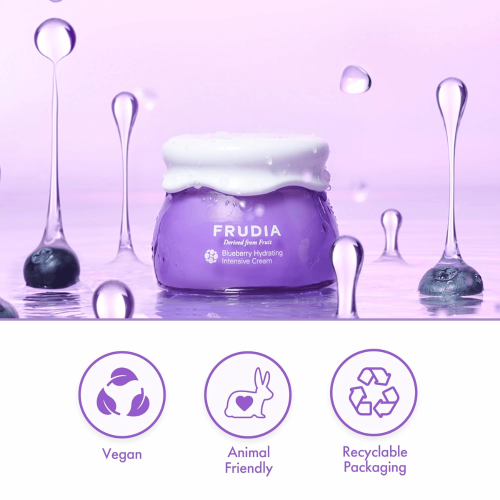 FRUDIA Blueberry Hydrating Intensive Cream i vannmiljø med vegansk formel, cruelty-free egenskaper og resirkulerbar emballasje