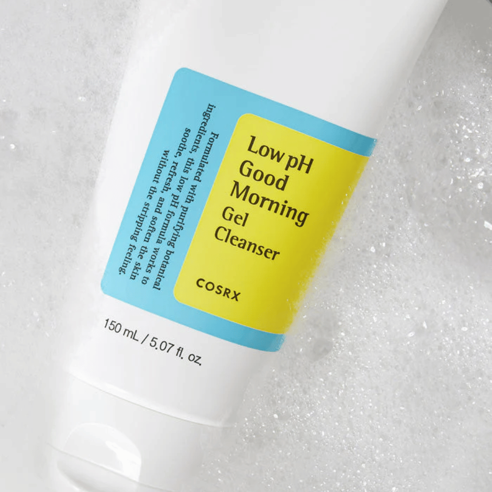 COSRX Low pH Good Morning Gel Cleanser 150ml – mild ansiktsrens med lav pH for sensitiv hud, vist med skum.