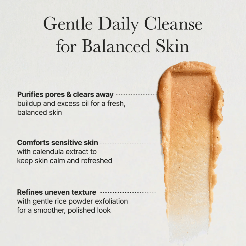 Nærbilde av Arencia Calendula Rice Mochi Cleanser – kremet rens som renser porene, beroliger sensitiv hud og jevner ut hudstrukturen.