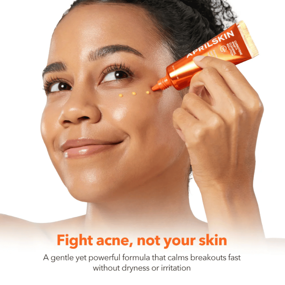 APRILSKIN Carrotene IPMP Clearing Solution påføres som spot treatment mot akne og kviser, beroligende formel med BHA, PHA, sink og niacinamid for uren hud