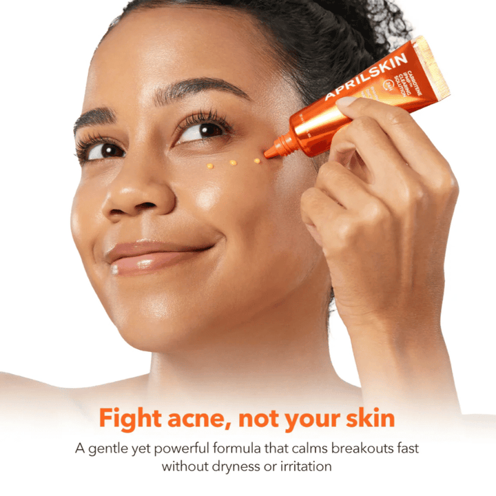 APRILSKIN Carrotene IPMP Clearing Solution påføres som spot treatment mot akne og kviser, beroligende formel med BHA, PHA, sink og niacinamid for uren hud