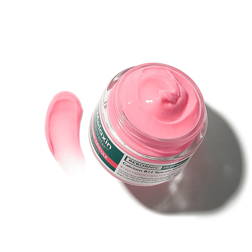 Dr. Melaxin Cemenrete Cyano Pink Spicule Cream med rosa kremtekstur som fukter, styrker hudbarrieren og forbedrer hudens glød.