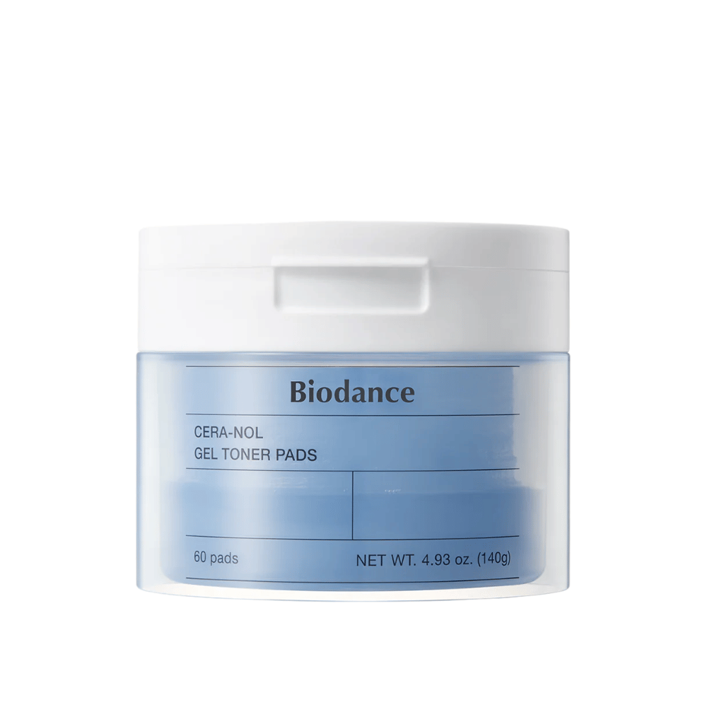 Biodance Cera-Nol Gel Toner Pads – Fuktighetsgivende og beroligende pleie i ett enkelt steg.

✨ 60 pads gjennomtrukket i en fuktighetsgivende gel-toner.
💙 Ceramider & Panthenol styrker hudbarrieren og beroliger irritasjon.
💧 Rask fuktighet for en frisk og balansert hud.

Perfekt for sensitiv hud og daglig bruk!