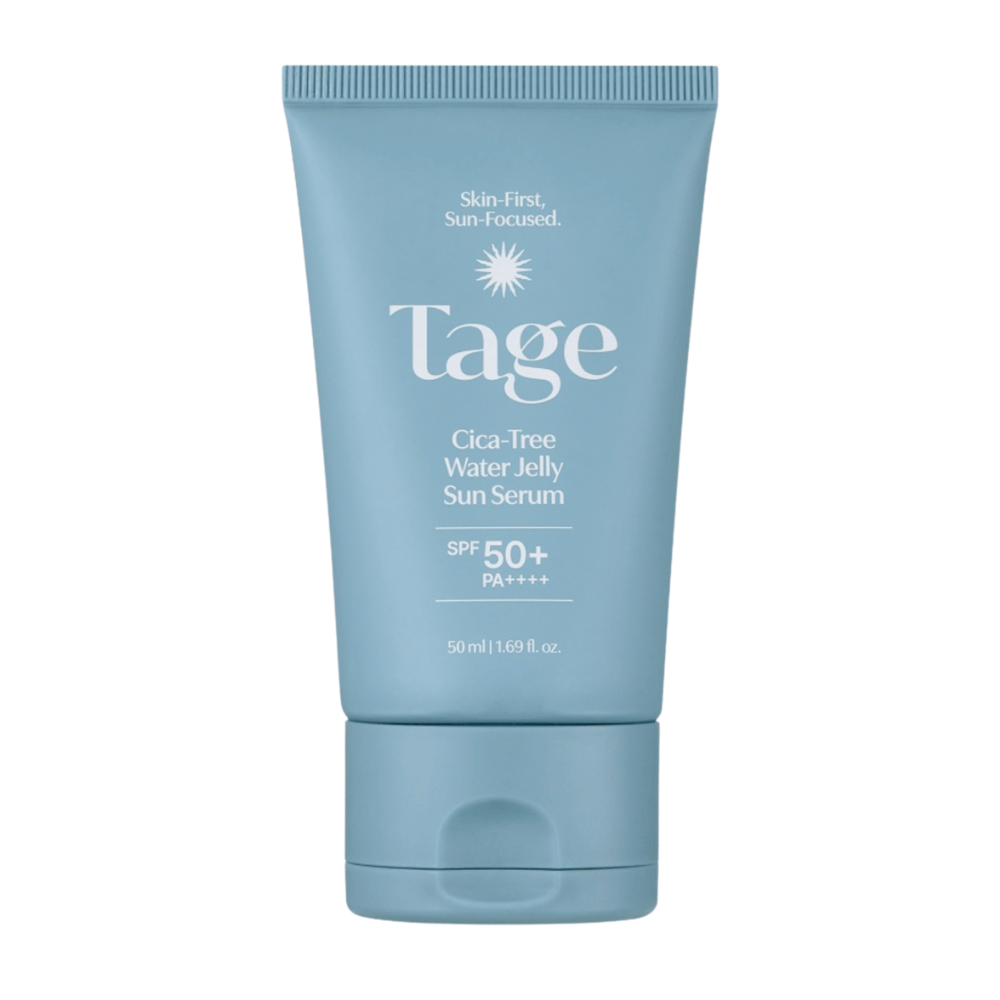 Tage Cica-Tree Water Jelly Sun Serum SPF 50+ PA++++ 50 ml, fuktgivende solbeskyttelsesserum i en lyseblå tube mot hvit bakgrunn.