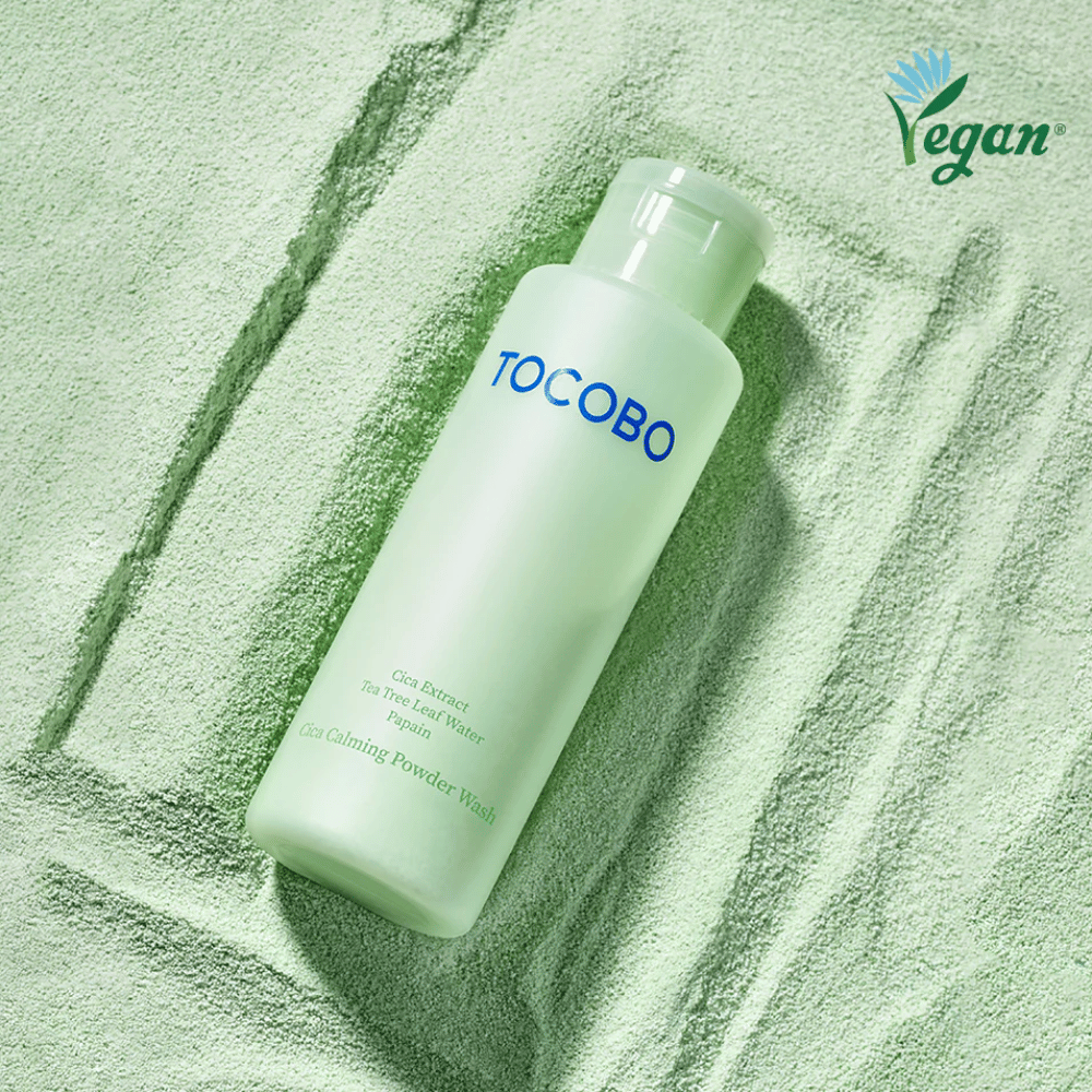 TOCOBO Cica Calming Powder Wash med cica og tea tree som renser, beroliger og balanserer sensitiv hud.