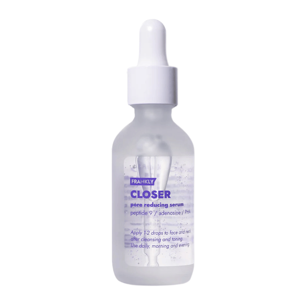 Produktbilde av FRANKLY Closer Pore Reducing Serum i glassflaske med pipette. Et serum som forfiner porer og gir fastere, klarere hud.