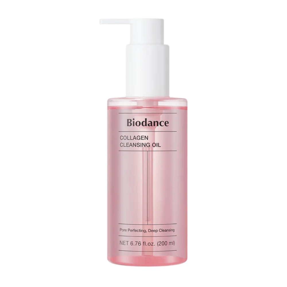 Produktbilde av Biodance Collagen Cleansing Oil i gjennomsiktig rosa flaske med hvit pumpe, teksten "Pore Perfecting, Deep Cleansing" og volumangivelse 200 ml.