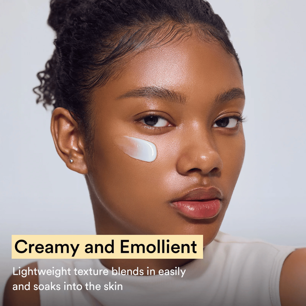 Kvinna med Abib Collagen Eye Crème på kinden. Produkten har en silkeslen konsistens som absorberas snabbt och jämnar ut hudytan.