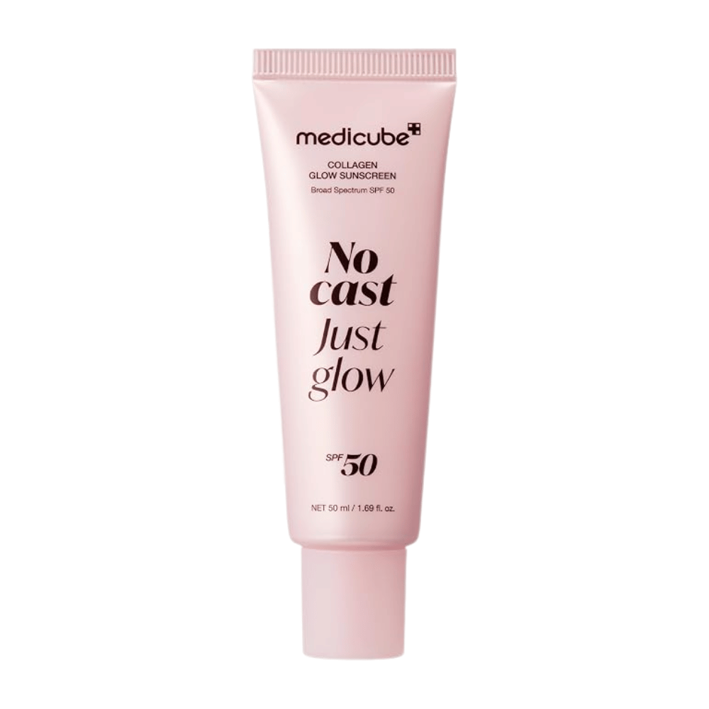 Medicube Collagen Glow Sunscreen SPF 50 50 ml, solbeskyttelse med kollagen i en lys rosa tube med teksten No Cast Just Glow mot hvit bakgrunn.