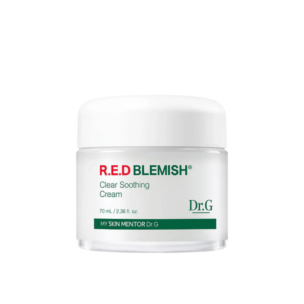 Dr.G R.E.D Blemish Clear Soothing Cream er en mild og fuktighetsgivende krem som lindrer rødhet og irritasjon. Formelen inneholder Centella Asiatica og hyaluronsyre for å styrke hudens barriere og gjenopprette balansen. Passer perfekt for sensitiv og akneutsatt hud.