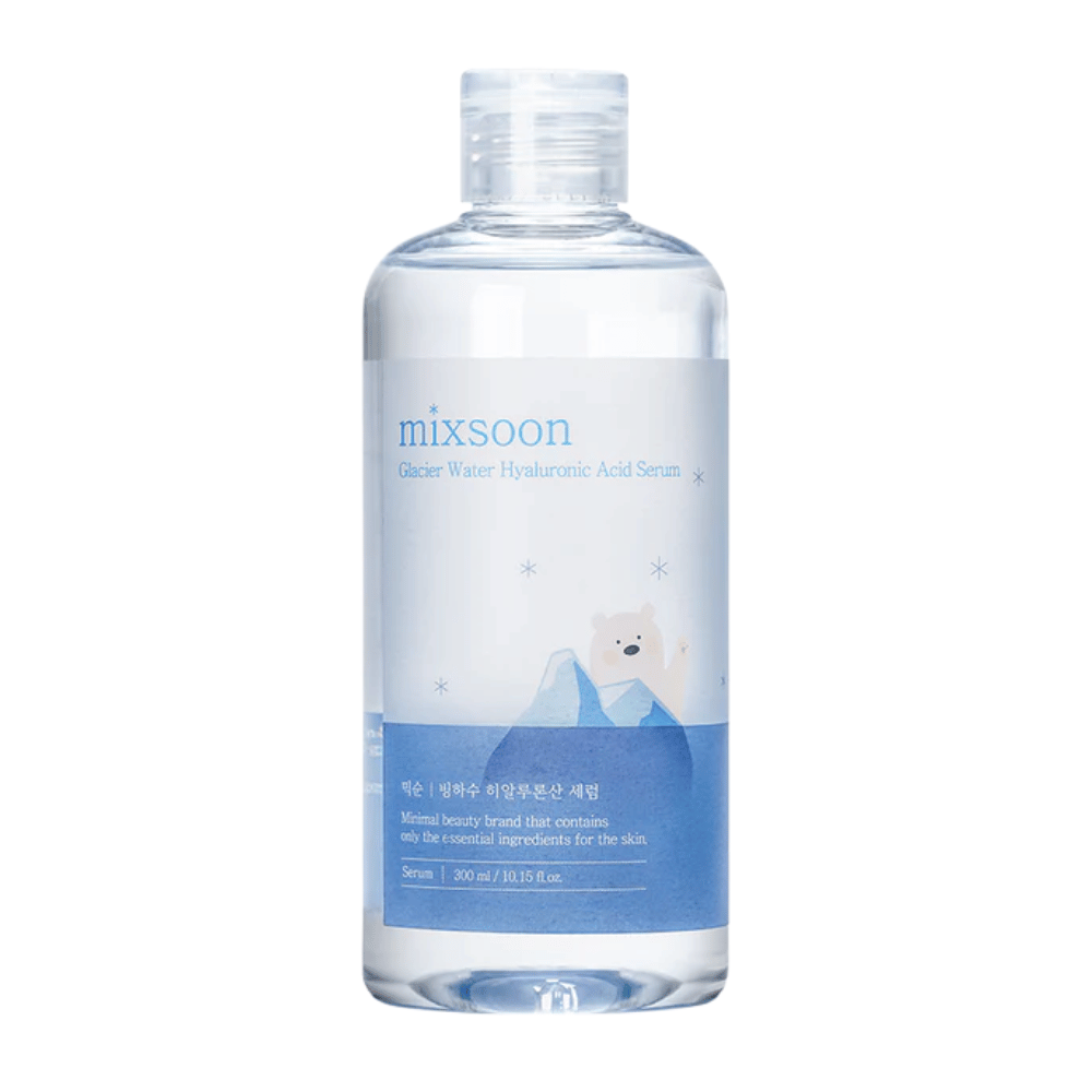 Mixsoon Glacier Water Hyaluronic Acid Serum i gjennomsiktig flaske med blå etikett og isbjørnsmotiv, sett forfra mot hvit bakgrunn.