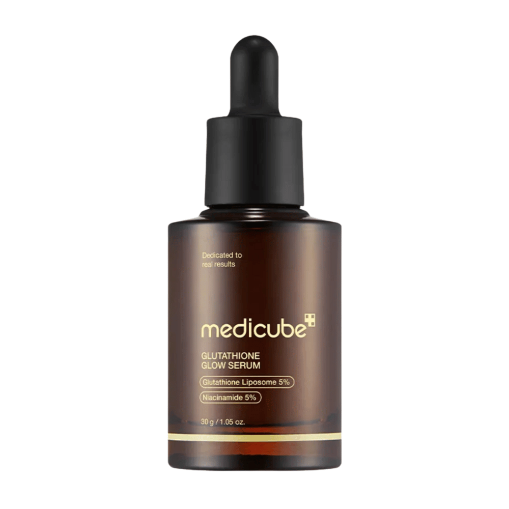 Medicube Glutathione Glow Serum – Et glødgivende serum med 5% glutathion-liposom og 5% niacinamid. Jevner ut hudtonen, reduserer mørke flekker og gir huden en strålende glød.
