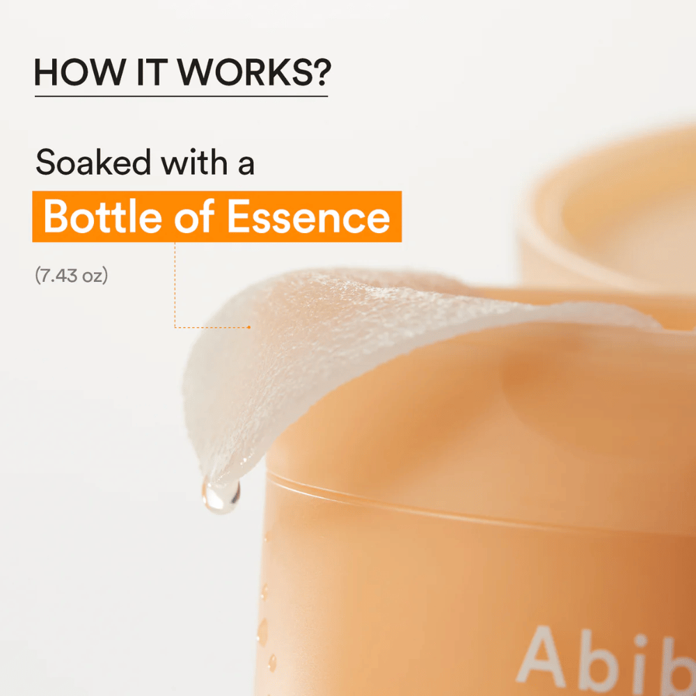 Nærbilde av fuktighetsgivende toner pad gjennomtrukket av essens fra Abib Glutathiosome Dark Spot Pad Vita Touch.
