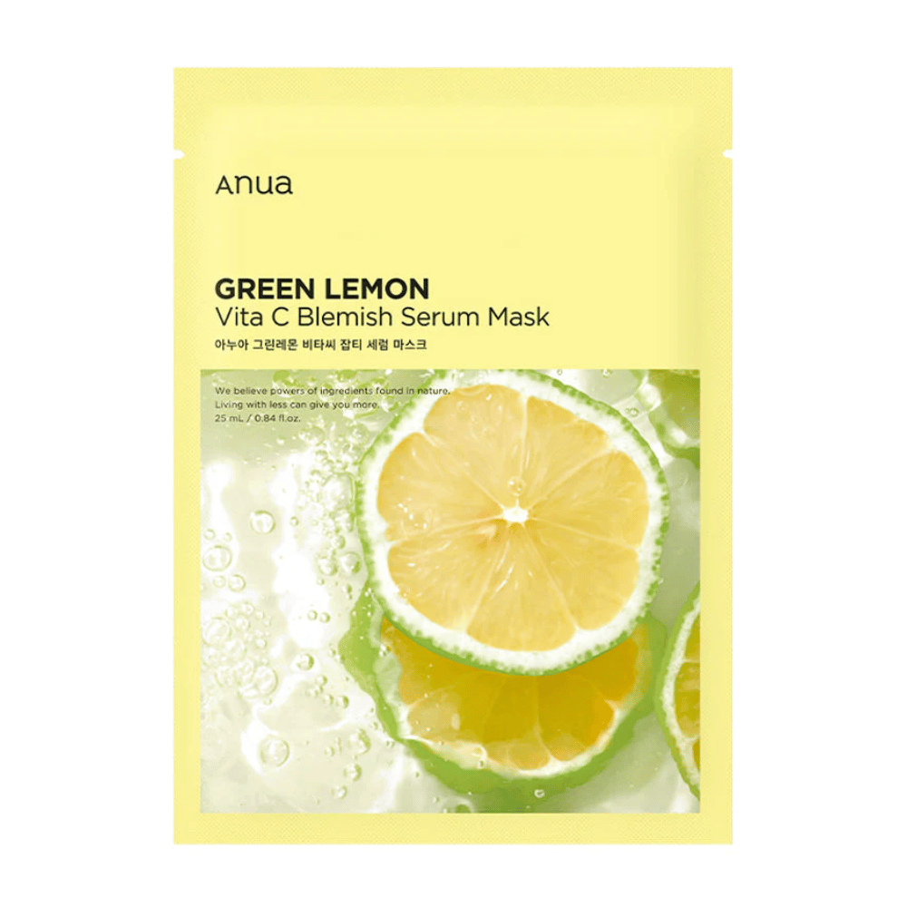 Emballasjen til Anua Green Lemon Vita C Blemish Serum Mask, fremhever et klart bilde av en sitronskive med vanndråper, mot en lys gul bakgrunn. Teksten beskriver dens naturlige ingredienser og hudpleieegenskaper.