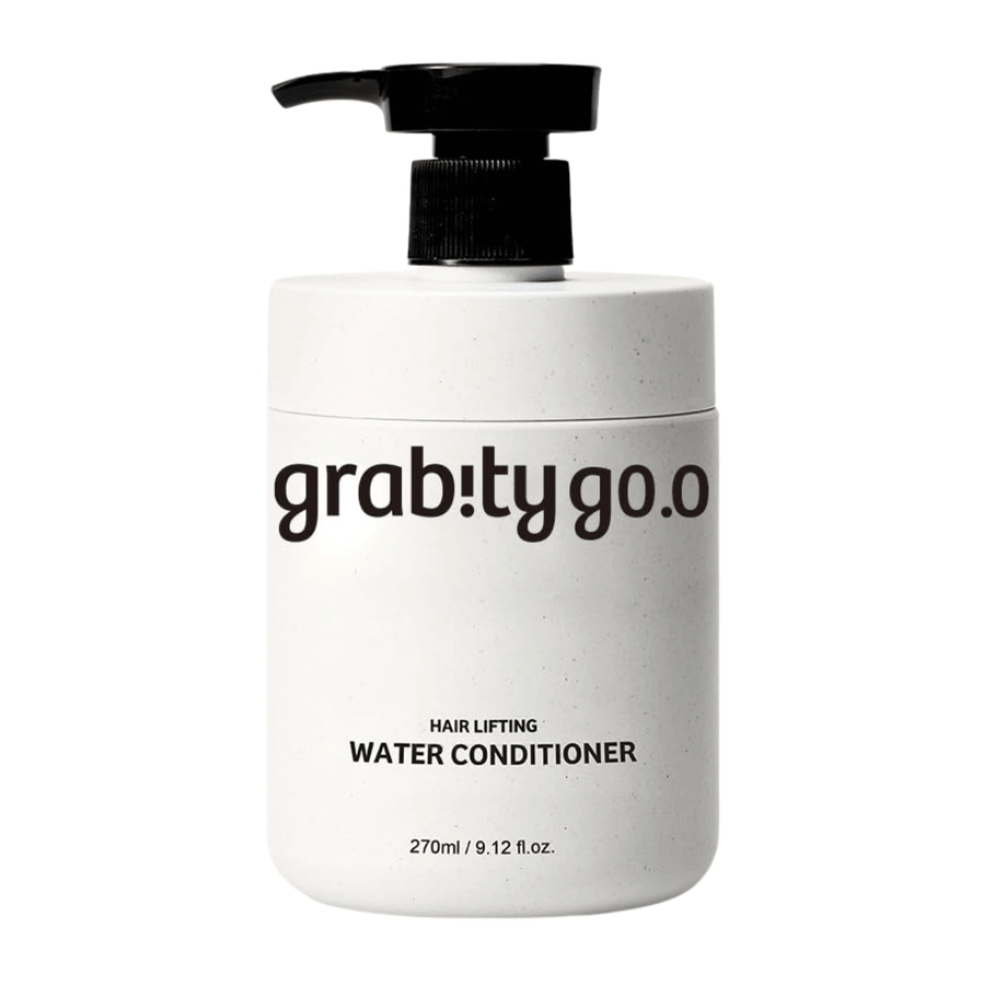 Grabity Hair Lifting Water Conditioner i stilren hvit pumpeflaske på lys bakgrunn. En volumgivende hårbalsamformel utviklet for å gi mykhet, glans og et fyldigere hårinntrykk.
