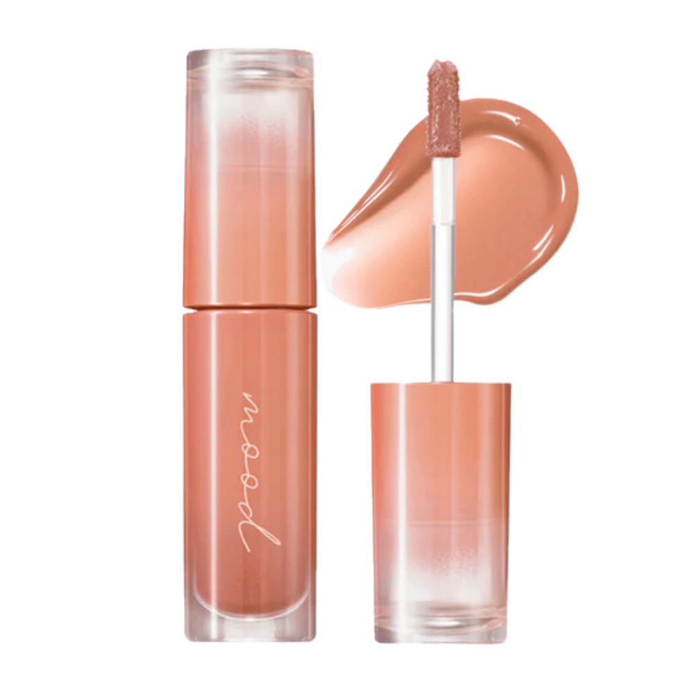 Ink Mood Glowy Tint er en lipgloss med en lett og glansfull formel som gir en naturlig farge og glans til leppene. Perfekt for å skape en frisk og strålende look. Finnes i flere nyanser.