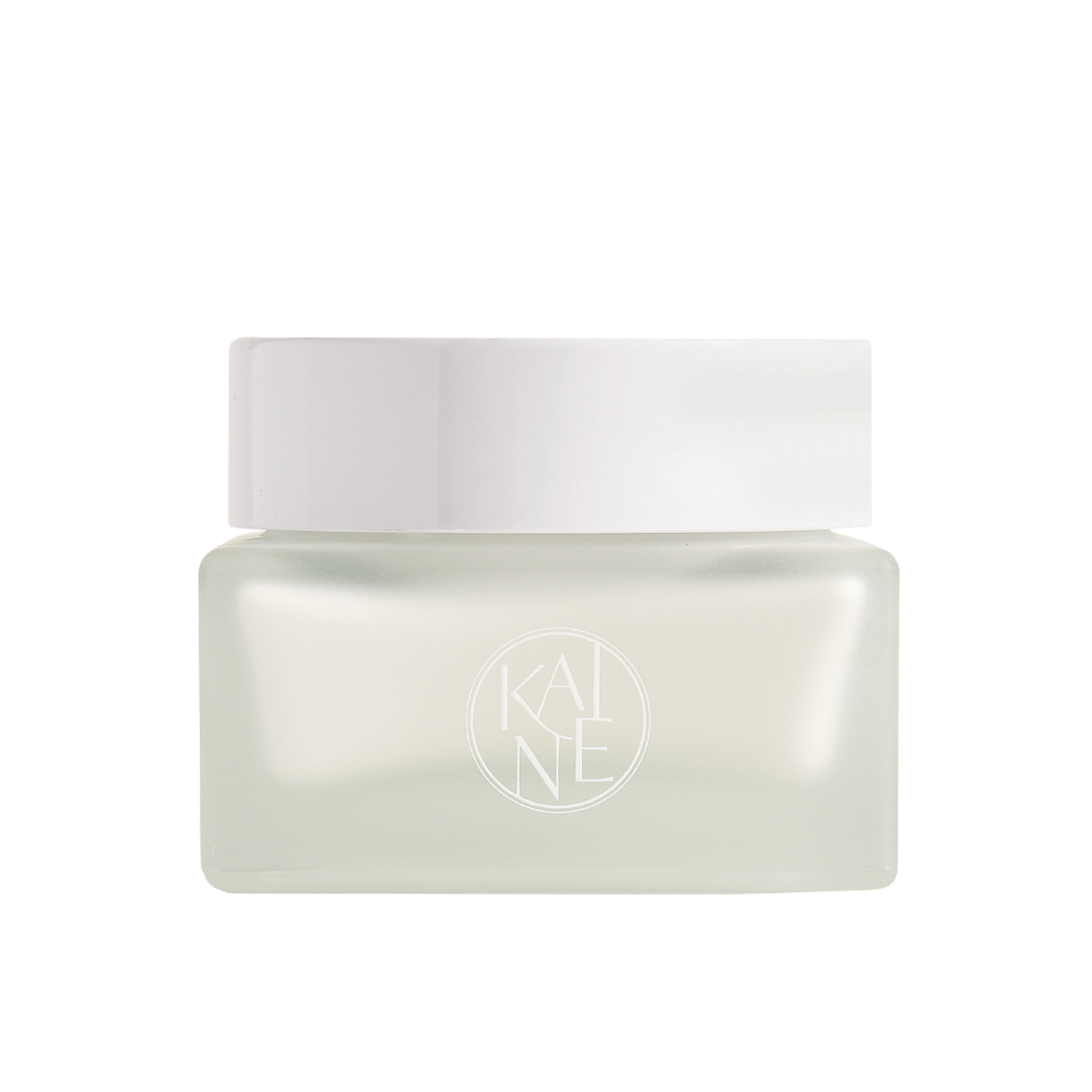 En hvit boks med KAINE Vegan Collagen Youth Cream 50 ml med et hvitt lokk som fremmer anti-aldring og fuktighet.