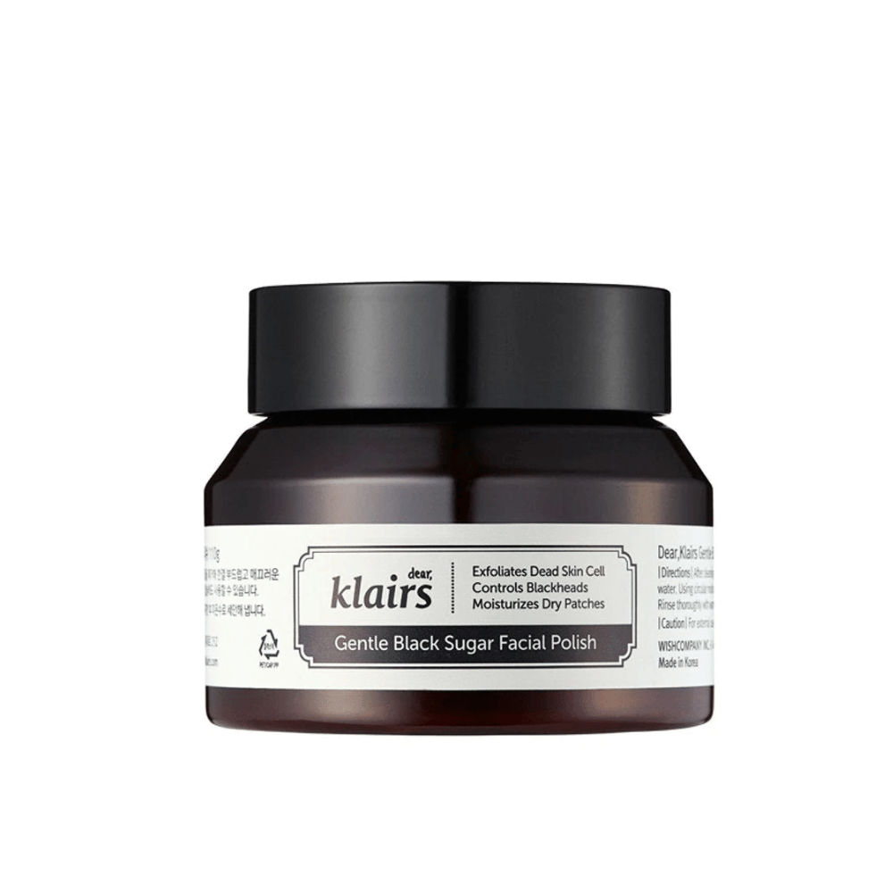 En krukke Klairs Gentle Black Sugar Facial Polish med svart lokk og etikett, mot en nøytral bakgrunn.