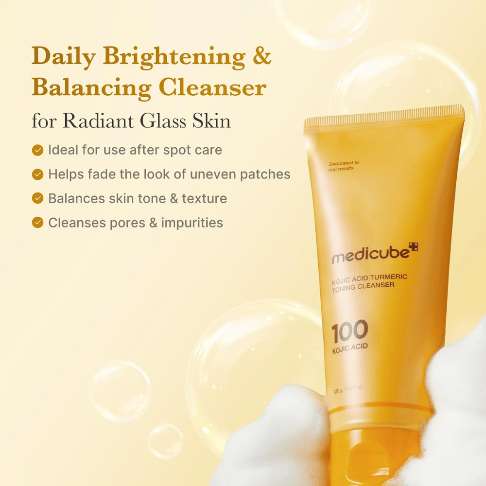 Medicube Kojic Acid Turmeric Toning Cleanser, rens for jevnere hudtone og glød. Gul tube med renseskum og produktfordeler.