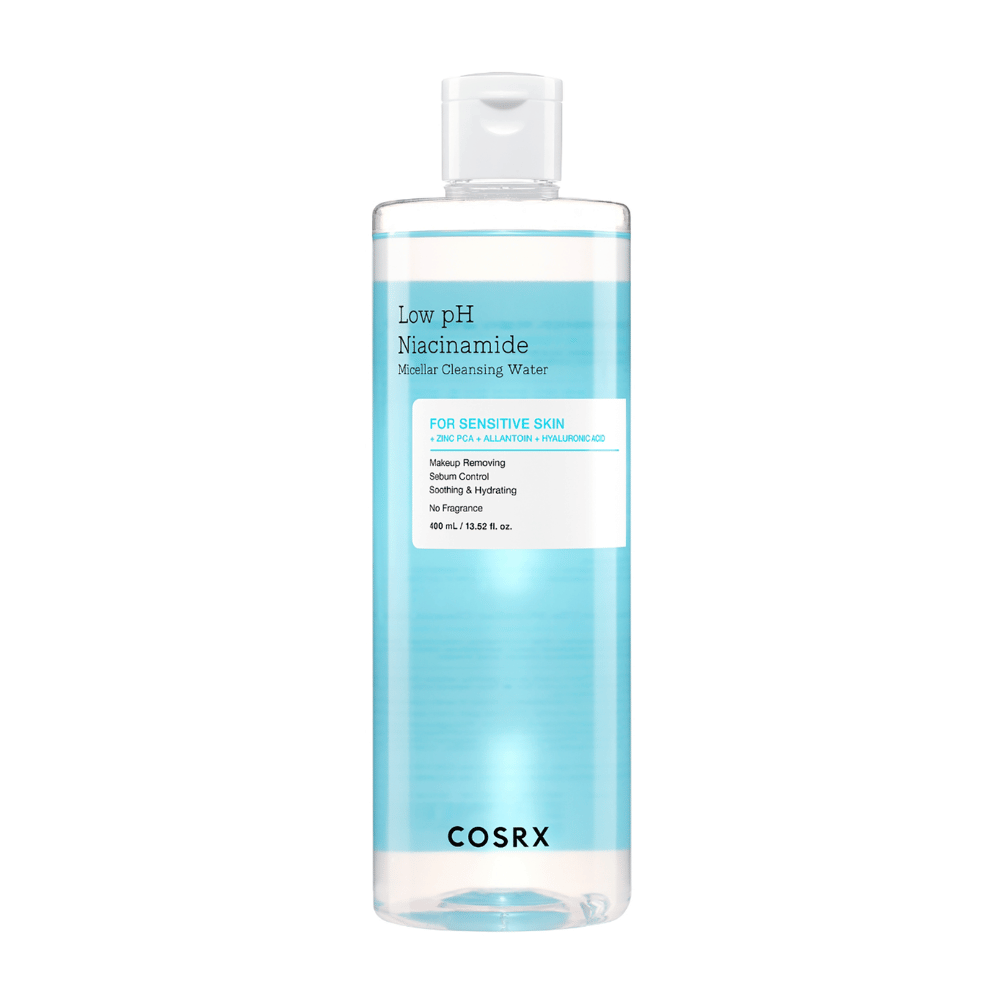Flaske med COSRX Low pH Niacinamide Micellar Cleansing Water, beregnet for sensitiv hud.