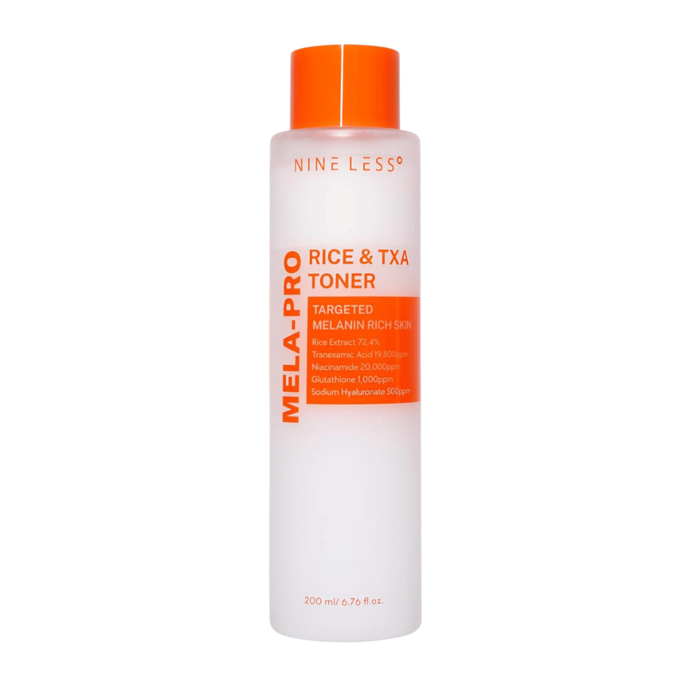 6. NINE LESS MELA-PRO Rice & TXA Toner 200 ml – hvit tonerflaske med oransje kork og etikett mot hvit bakgrunn