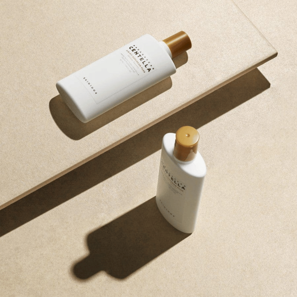 Solkrem fra SKIN1004 med lett formel og høy solbeskyttelse SPF50+ som fukter huden og passer alle hudtyper, inkludert sensitiv hud