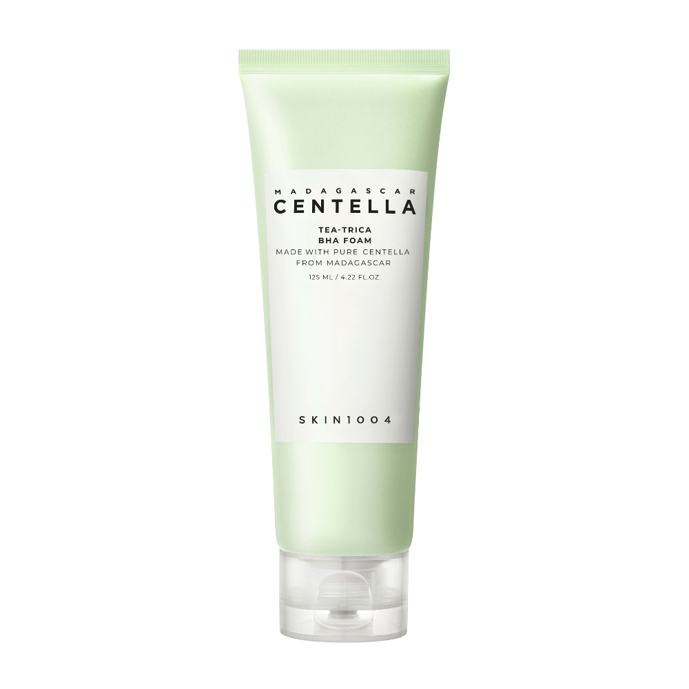 Produktet "Madagascar Centella Tea-trica BHA Foam" presenteres i en grønn og hvit tube. Den er designet for å rense huden og inneholder ren Centella fra Madagaskar. Volumet er 125 ml.