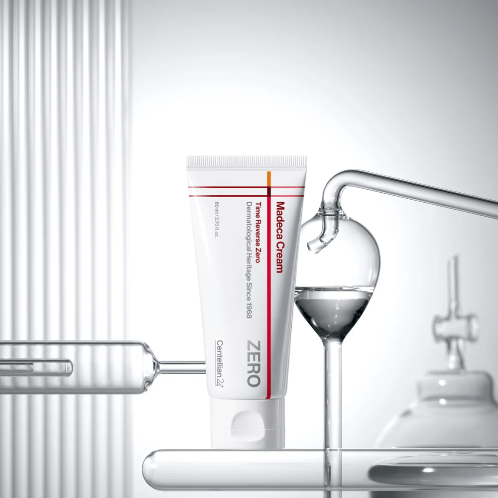 MADECA Cream Time Reverse Zero fra Centellian24 i klinisk miljø – koreansk ansiktskrem utviklet for å styrke hudbarrieren og gi beroligende, reparerende pleie.