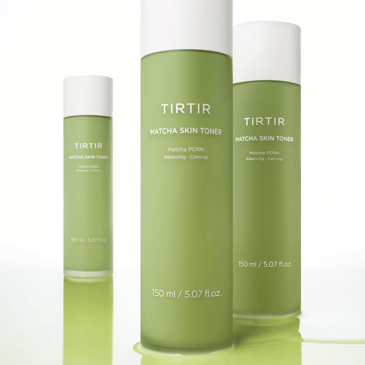 TIRTIR Matcha Skin Toner ansiktsvann med matcha som fukter i dybden, styrker hudbarrieren og gir en balansert glød.