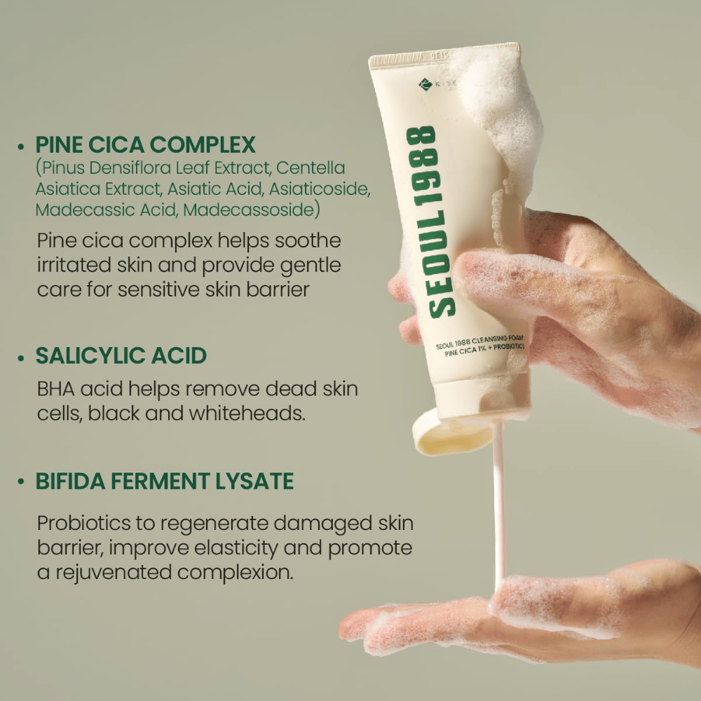 SEOUl 1988 Cleansing Foam - Pine Cica 1% + Probiotics

Pine Cica Complex: Beroliger irritert hud og styrker hudbarrieren med ekstrakt fra furu, centella asiatica og asiaticosider.
Salicylsyre: En BHA-syre som effektivt fjerner døde hudceller, hudormer og urenheter.
Bifida Ferment Lysate: Probiotika som hjelper til med å reparere skadet hudbarriere, forbedre elastisitet og gi en friskere hudtone.
En skånsom men effektiv rens for alle hudtyper, også sensitiv hud.