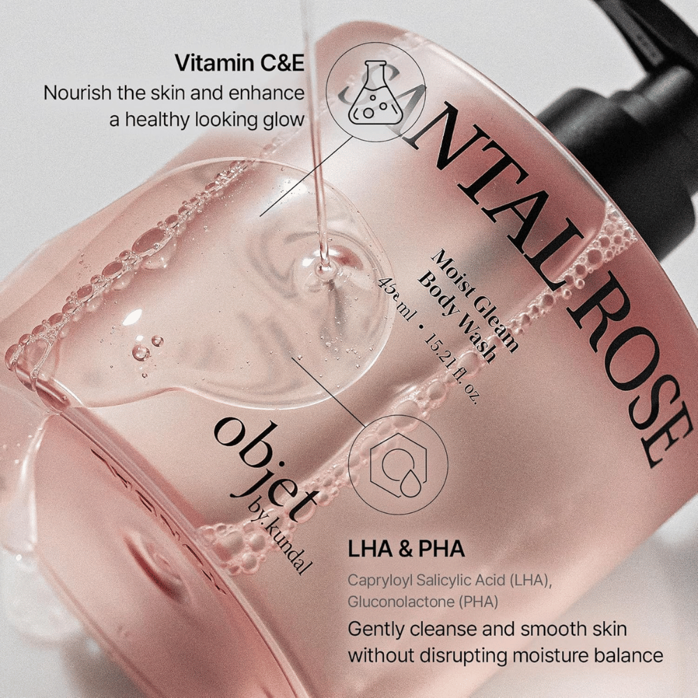 Objet by KUNDAL Santal Rose Moist Gleam Body Wash med vitamin C og E samt eksfolierende LHA og PHA.