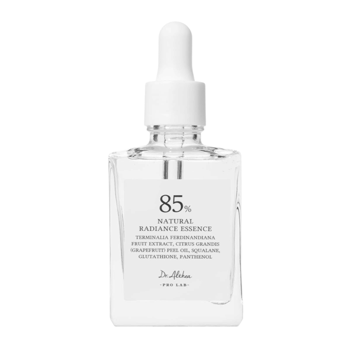 Dr. Althea Natural Radiance Essence – fuktighetsgivende essens med 85% Kakadu Plum Extract for glød, jevn hudtone og sterk hudbarriere.