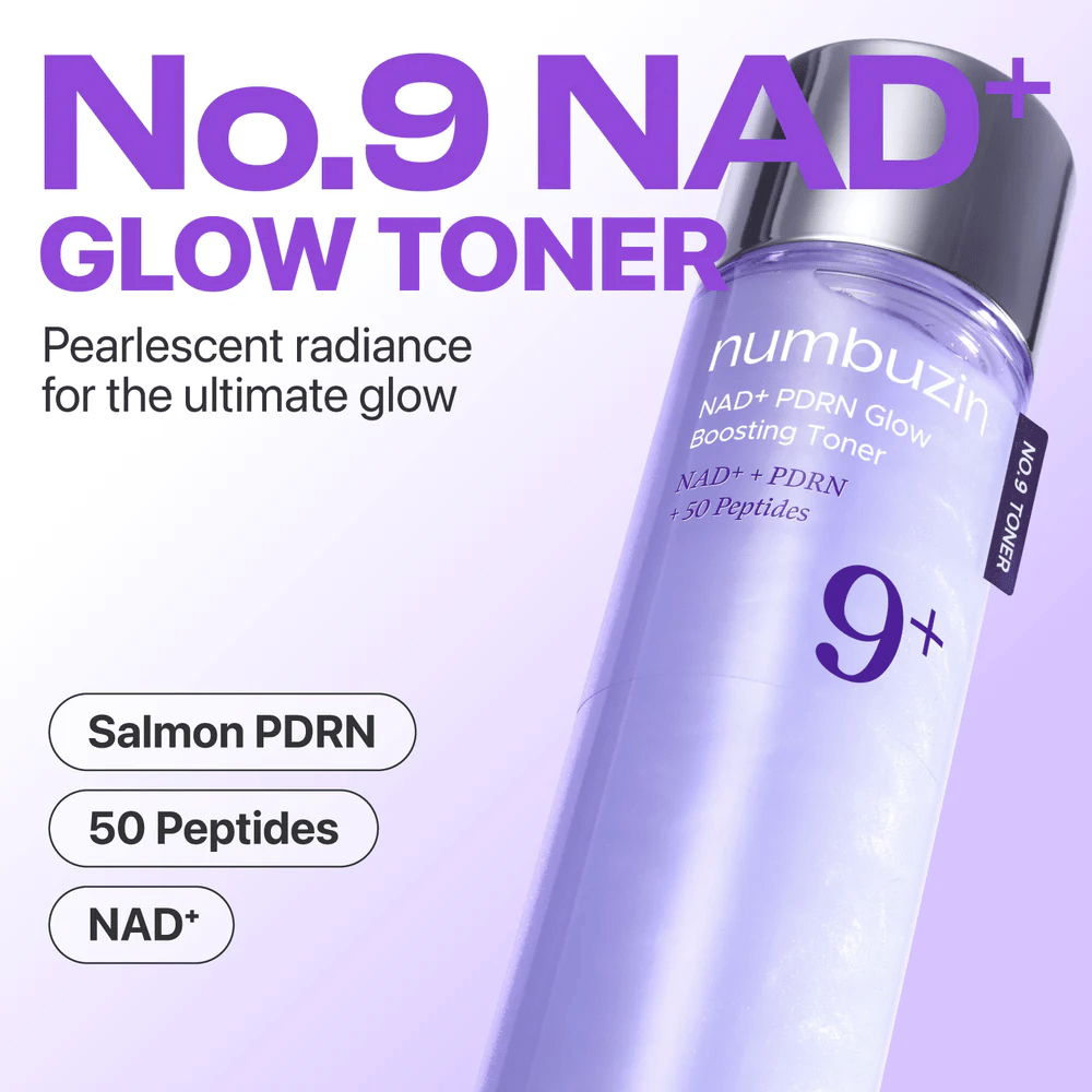 Produktbilde av Numbuzin No.9 NAD+ Glow Toner i lilla flaske. Tekst: ”Pearlescent radiance for the ultimate glow” med ingredienser Salmon PDRN, 50 Peptides, NAD+.