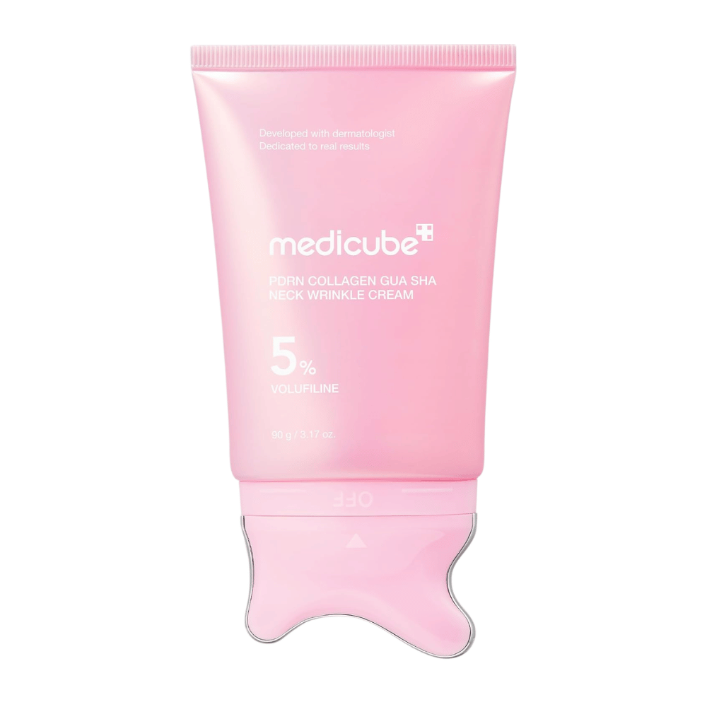 6. Medicube PDRN Collagen Gua Sha Neck Wrinkle Cream 90 g – rosa tube med innebygd gua sha-applikator mot hvit bakgrunn