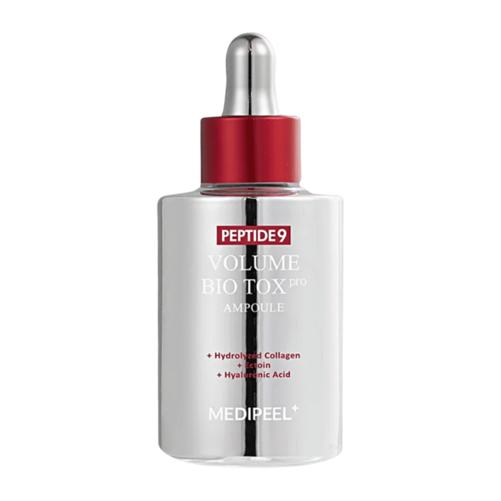 MEDI-PEEL Peptide 9 Volume Bio Tox Pro Ampoule i sølvflaske med rød pipette. Et anti-aging serum som gir spenst, volum og intensiv fuktighet.