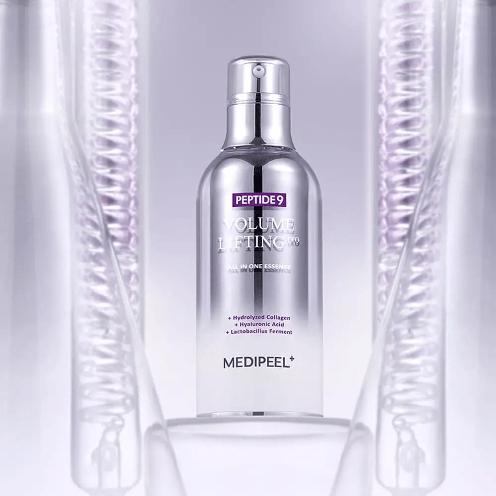 Medi-Peel Peptide 9 Volume Lifting Essence hudpleie – koreansk essens med peptider og kollagen som hjelper til med å redusere fine linjer og styrke hudbarrieren.