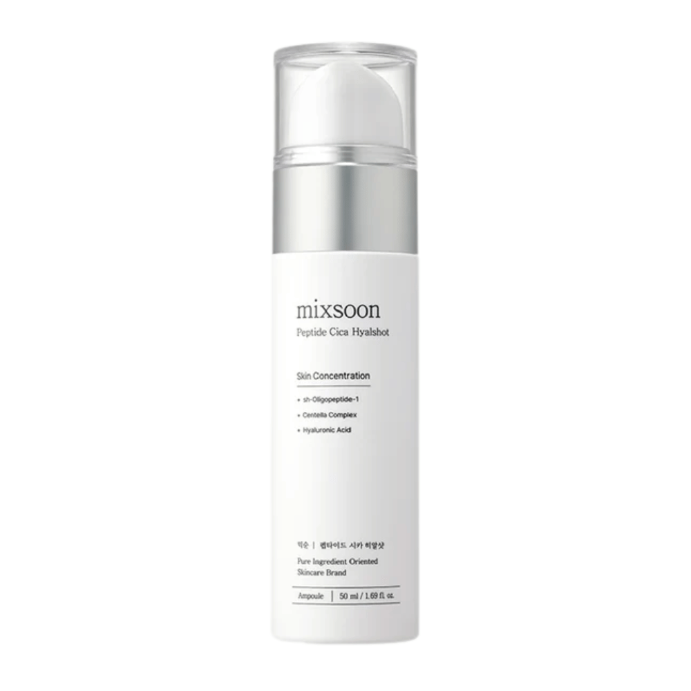 Mixsoon Peptide Cica Hyalshot – fuktighetsgivende serum med centella og hyaluronsyre i stilren hvit flaske med sølvdetaljer. Passer for sensitiv hud og bidrar til å styrke hudbarrieren.