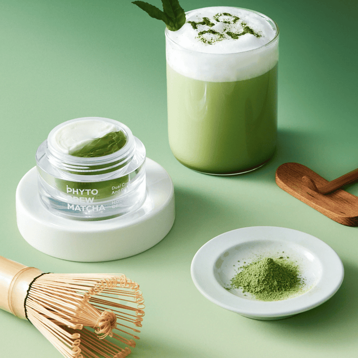 Dual cream og gel med matchaekstrakt som gir intensiv fukt, beroliger sensitiv hud og styrker hudbarrieren